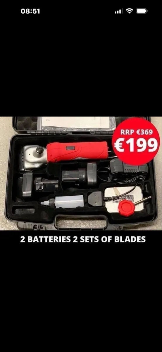 CORDLESS CLIPPERS 2 SETS BLADES 2 BATTERIES €199