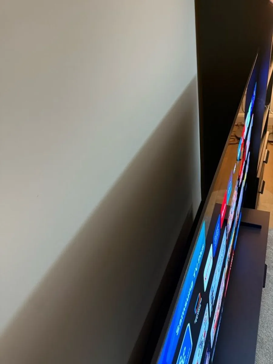 Samsung 65 Inch S85D 4K HDR OLED TV Like New & Perfect Condition - Image 2