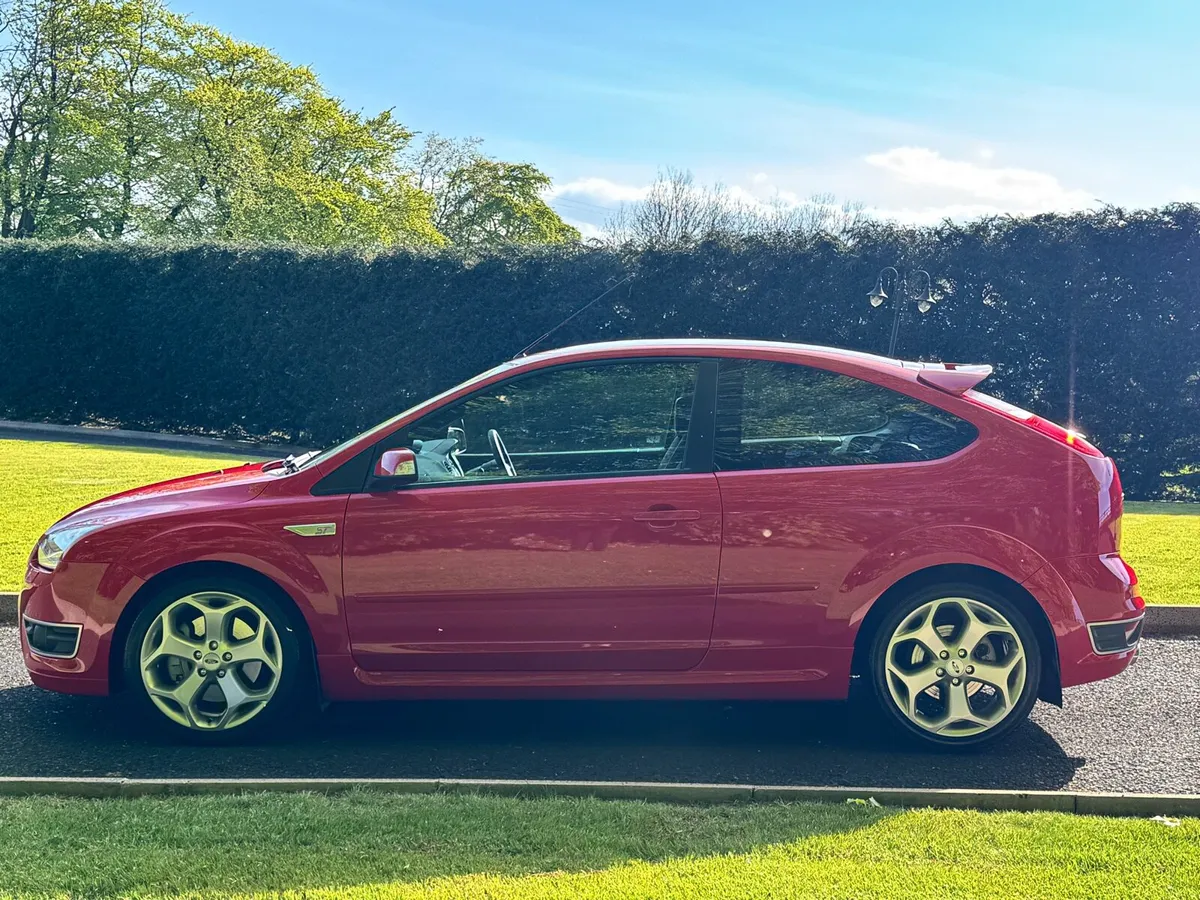 2006 Ford Focus ST 5,400 DRY MILES - Image 3