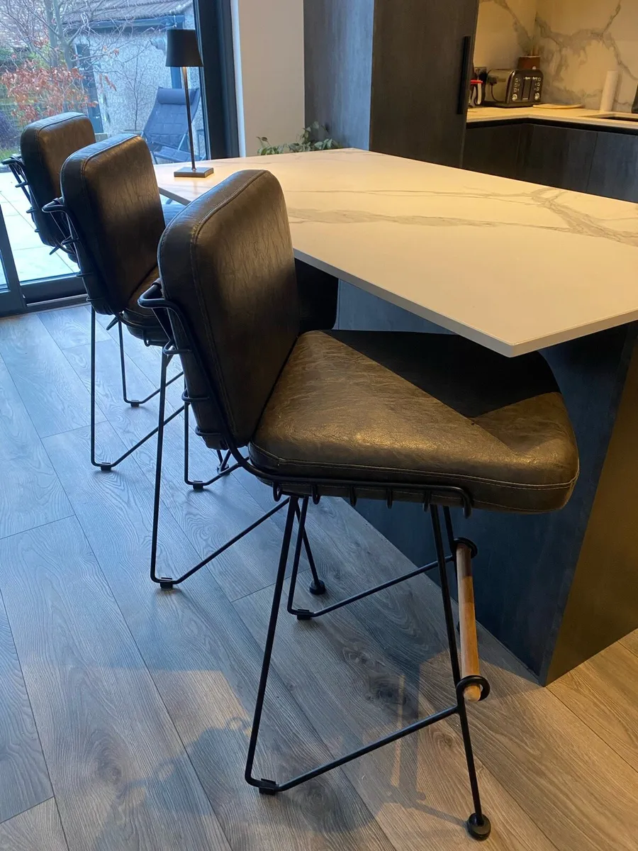 Kitchen stools - Image 1
