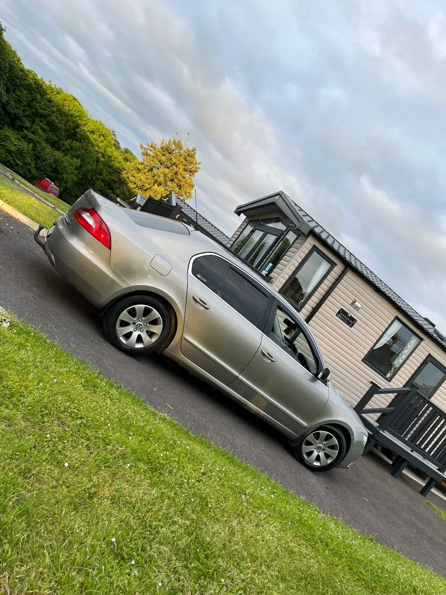 Skoda Superb 2009 - Image 2