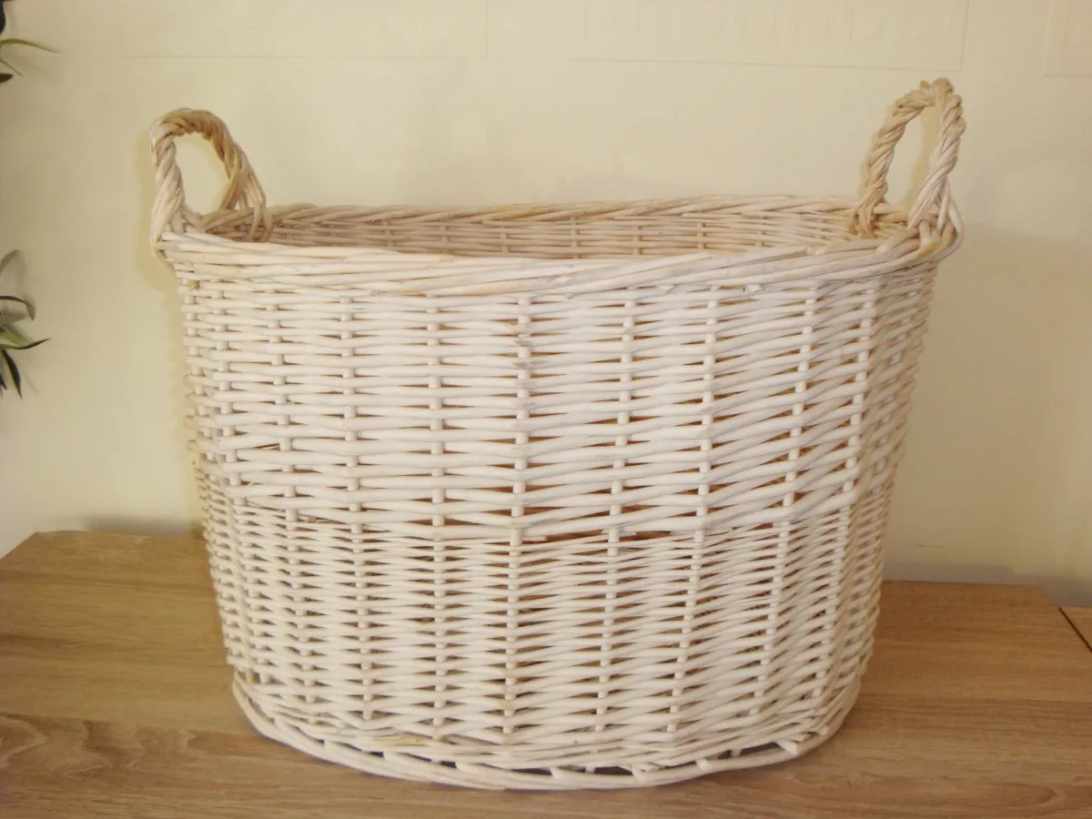 Oval wicker basket - Image 1