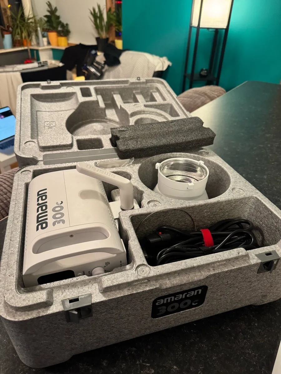 Amaran 300C White Version - Image 1