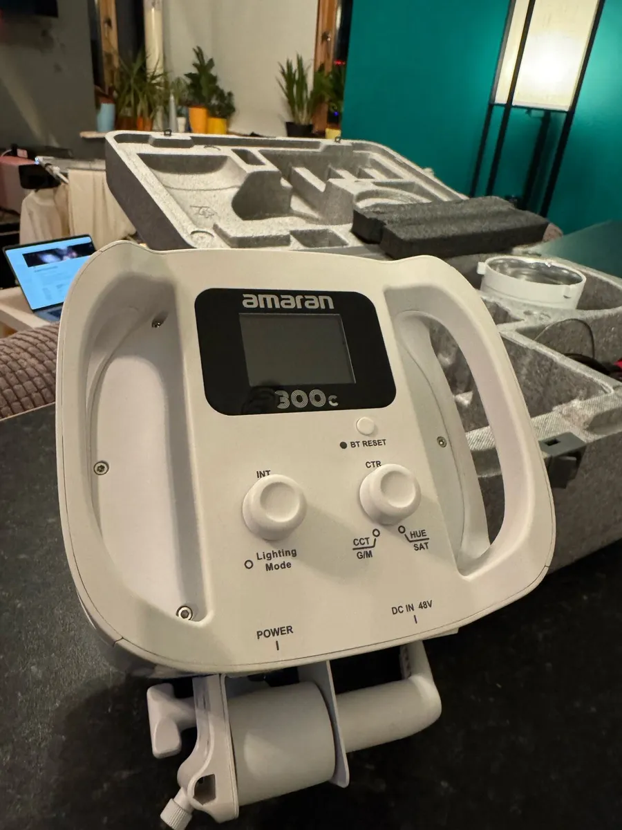 Amaran 300C White Version - Image 2