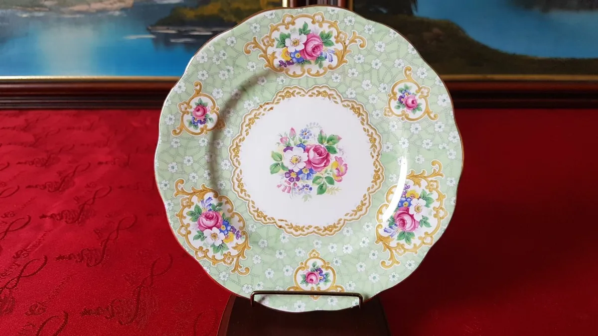 QueenAnne England Gainsborough Cabinet Teaset Trio - Image 3