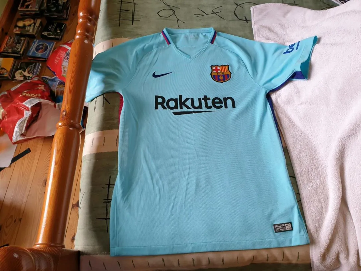 Barcelona Football Club Away Jersey 2017 to 2018 M - Image 1