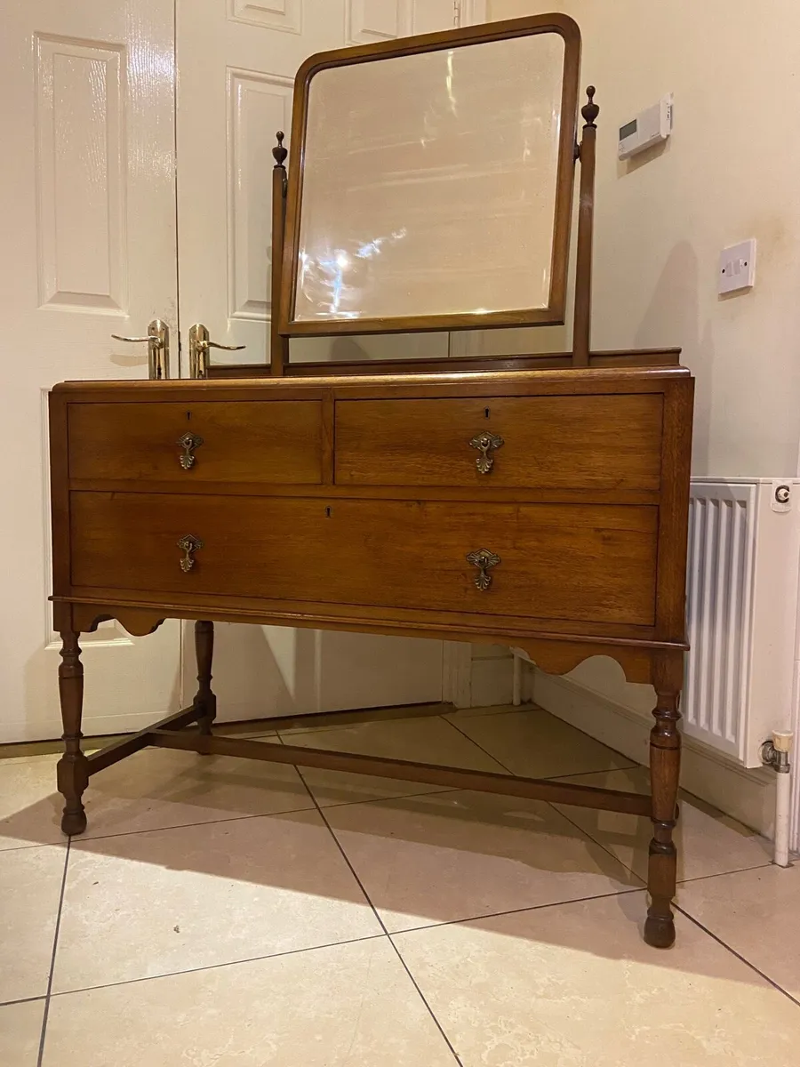 Antique Art Nouveau dresser - Image 1