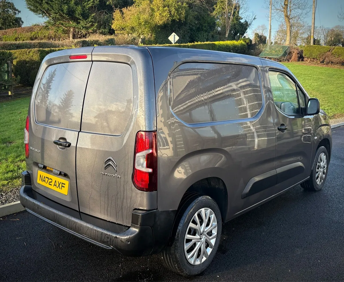 2022 Citroen berlingo 1.5 6 speed (NO VAT) - Image 4