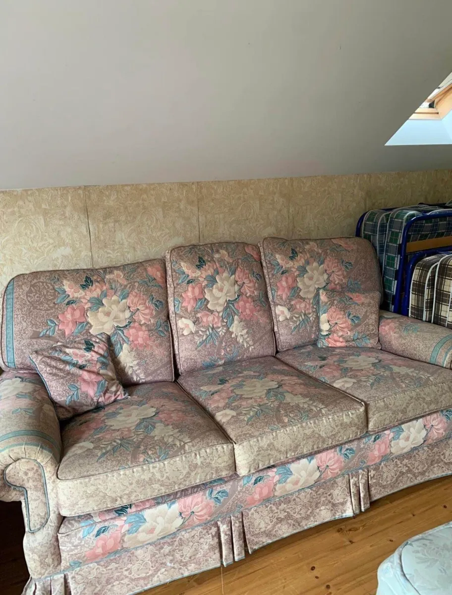 Free 3 seater sofa & 2 armchairs from Casey’s - Image 1