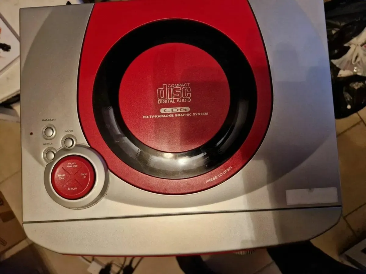 Goodmans XB-20CDG Karaoke Machine, CD & Twin Tapes - Image 2