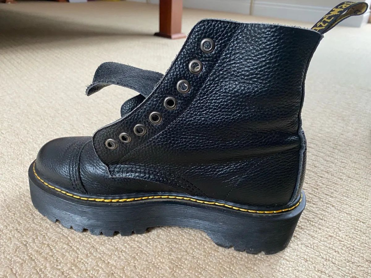 Doc Martin boots - Image 1