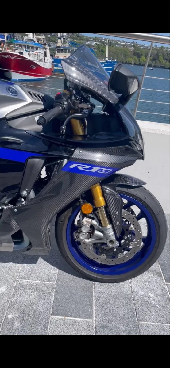 22 yamaha r1m low mileage - Image 3