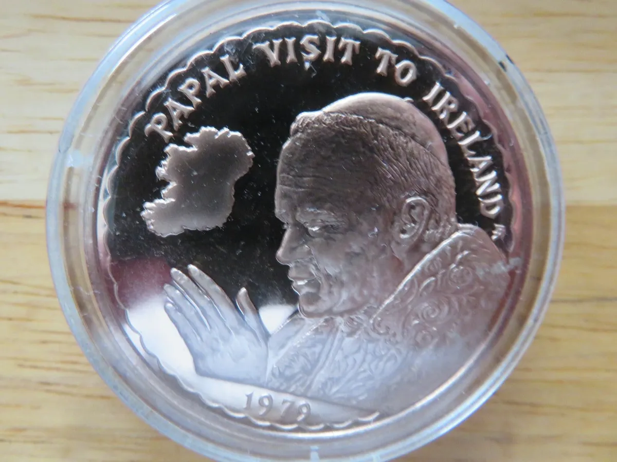 Pope John Paul 2nd commemorative coin - Image 3