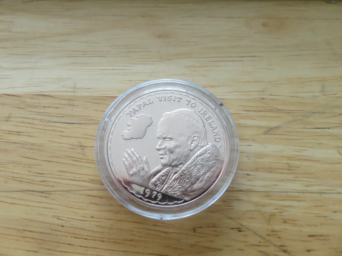 Pope John Paul 2nd commemorative coin - Image 4