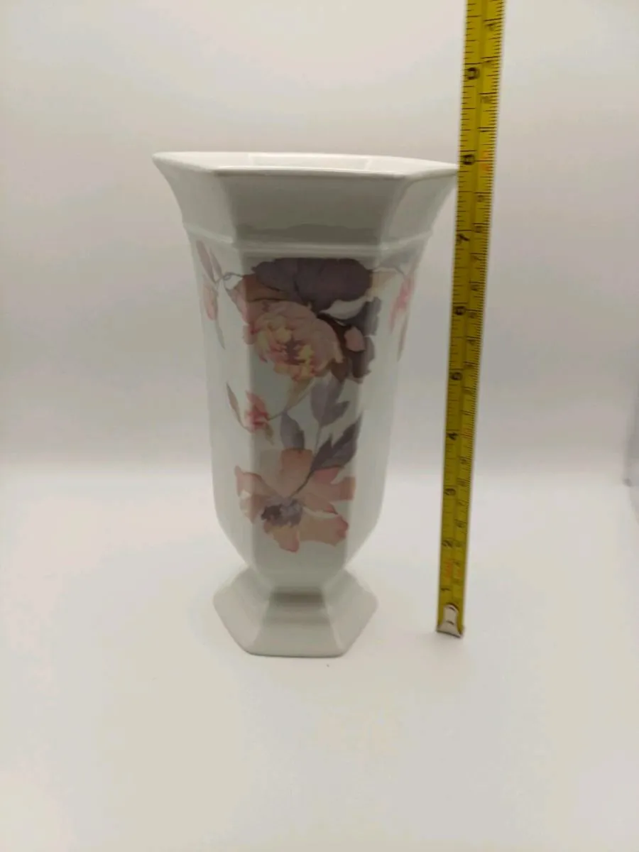 Norfolk royal stafordshire vase - Image 2