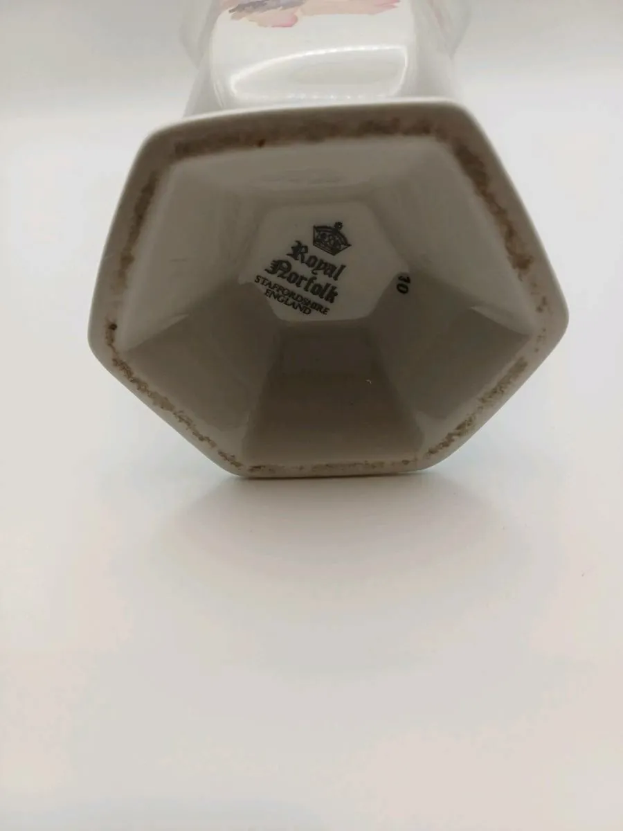 Norfolk royal stafordshire vase - Image 3