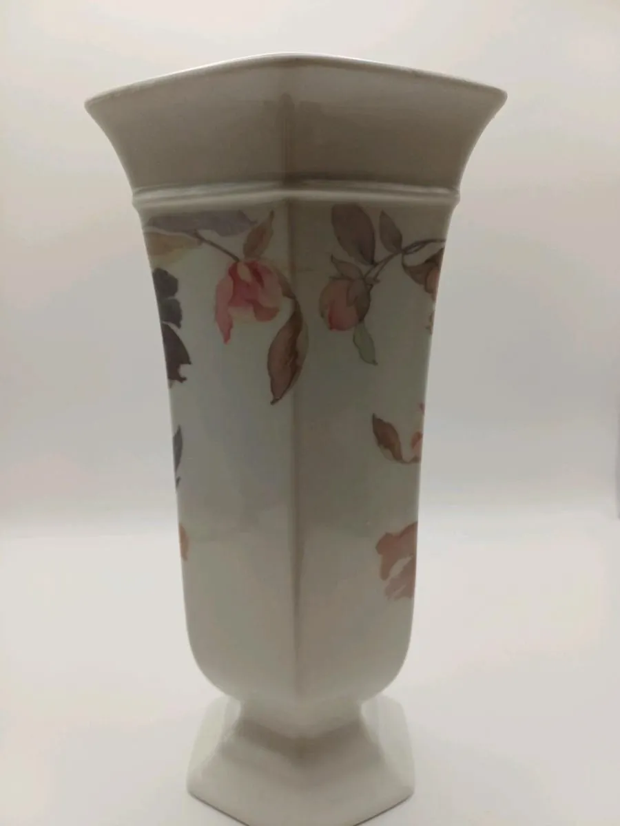 Norfolk royal stafordshire vase - Image 4