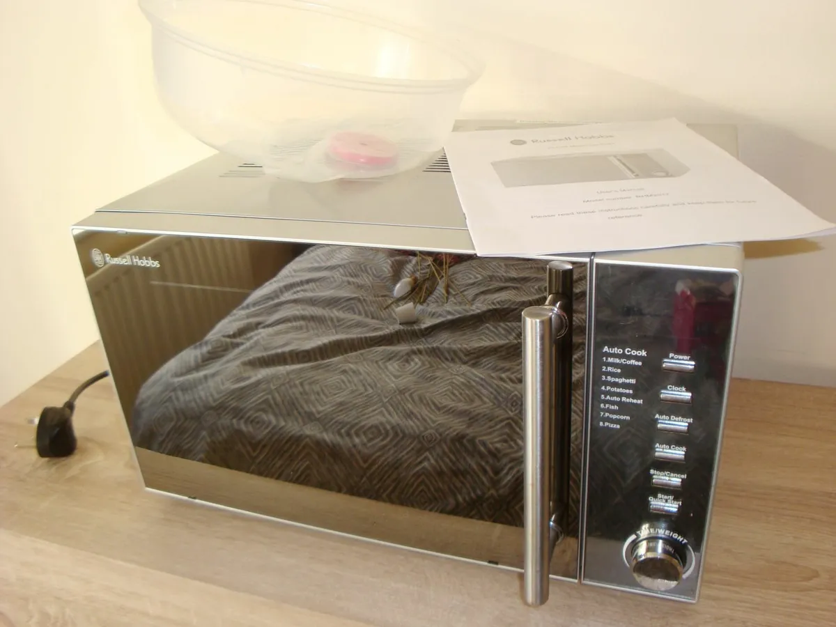 Russell Hobbs microwave 20l - Image 1