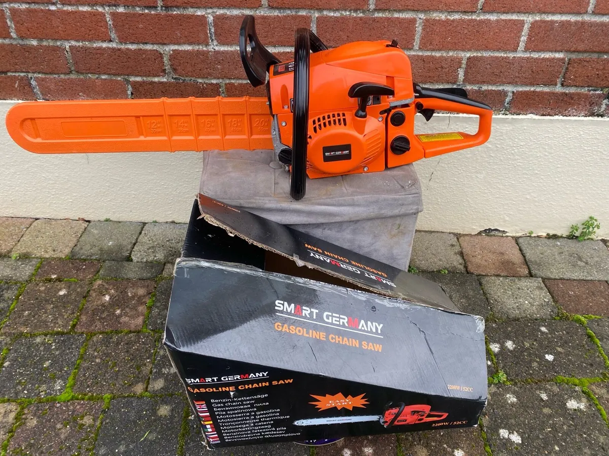 Chain saw - Petrol - Image 1