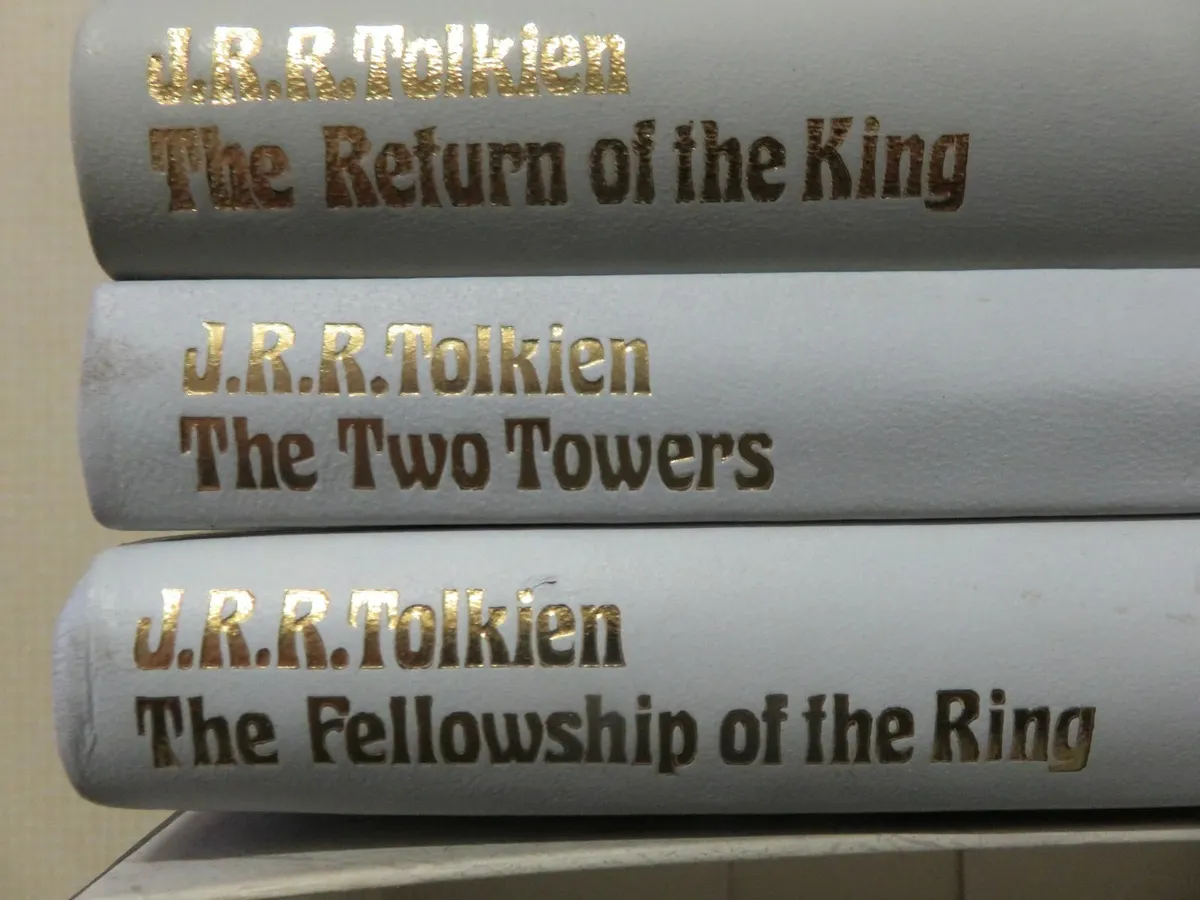 J.R.R.Tolkien Lord of the Rings . Boxed set Folio - Image 2