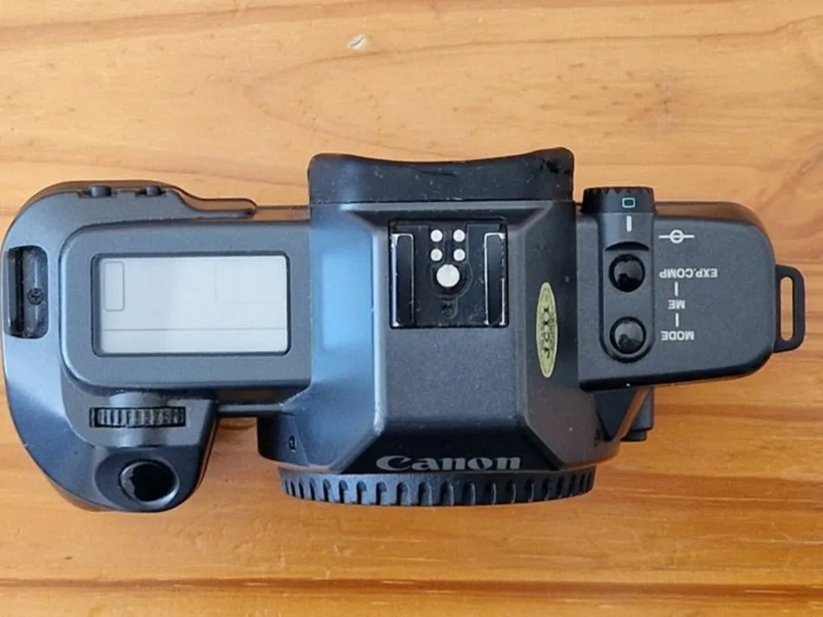 Canon EOS 600 Film Camera in Excellent Condition - Image 3