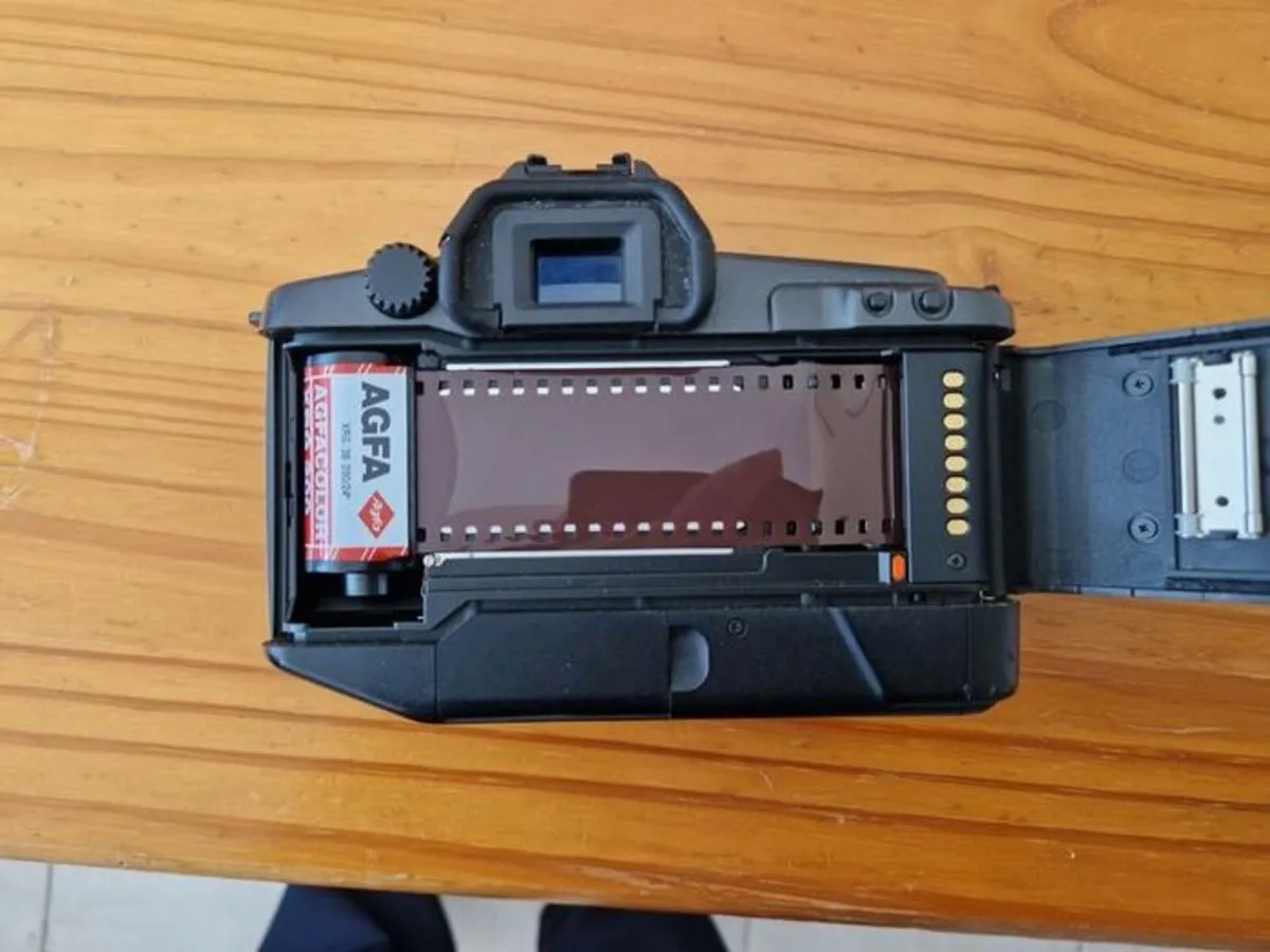 Canon EOS 600 Film Camera in Excellent Condition - Image 4