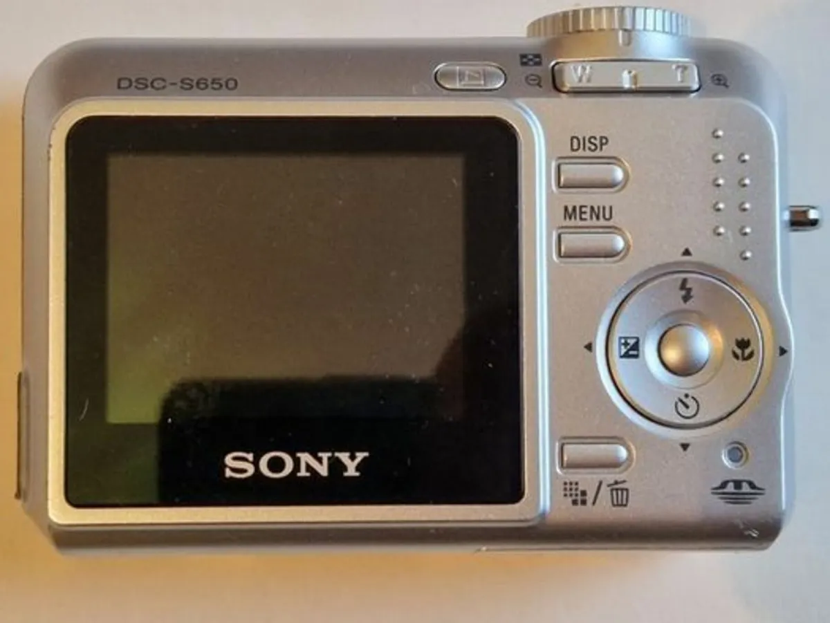 Sony DSC-S650 7.2 Megapixels Digital Camera AS NEW - Image 3