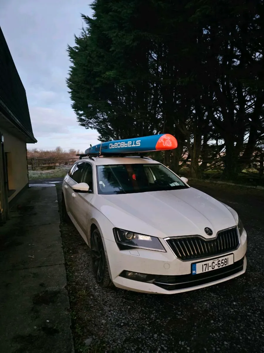 Skoda Superb 2.0 Estate 2017 - Image 1
