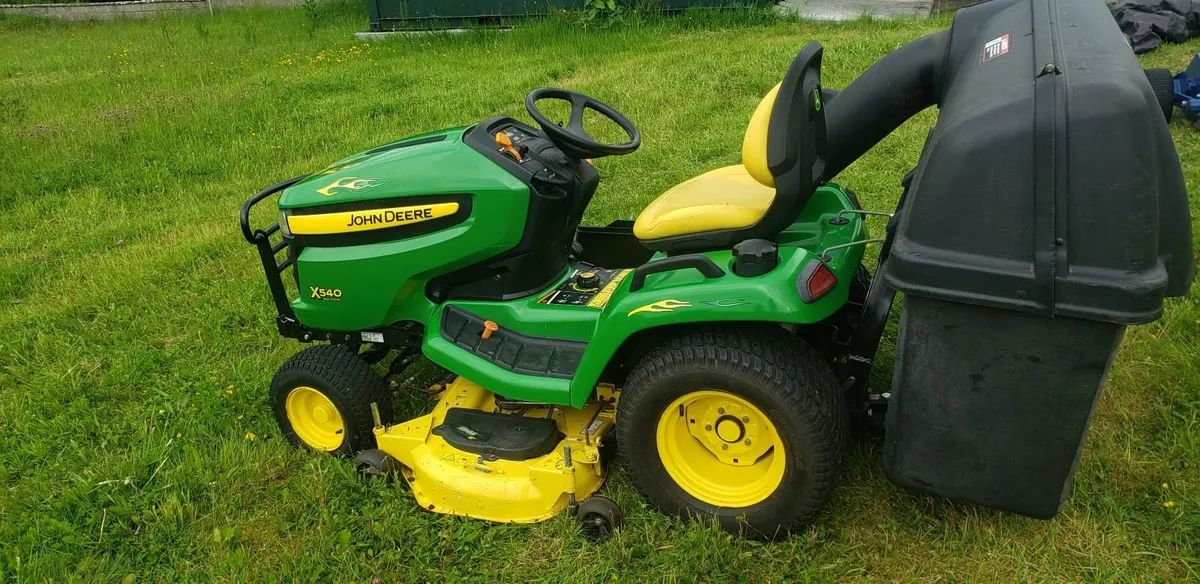 john deere x540 ride on mower 26hp only 165hrs vgc - Image 2