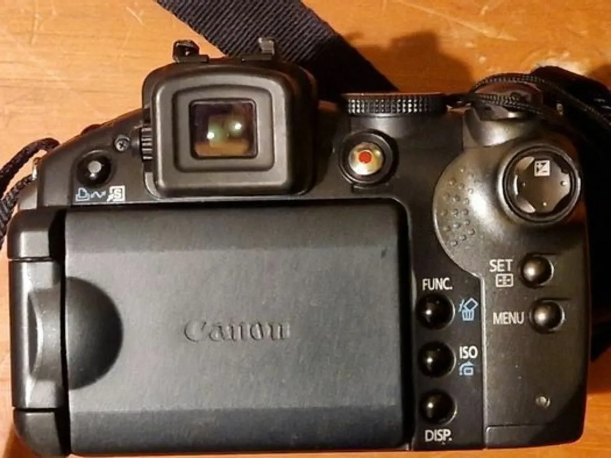 Canon Powershot S5iS Digital Camera, New Condition - Image 4