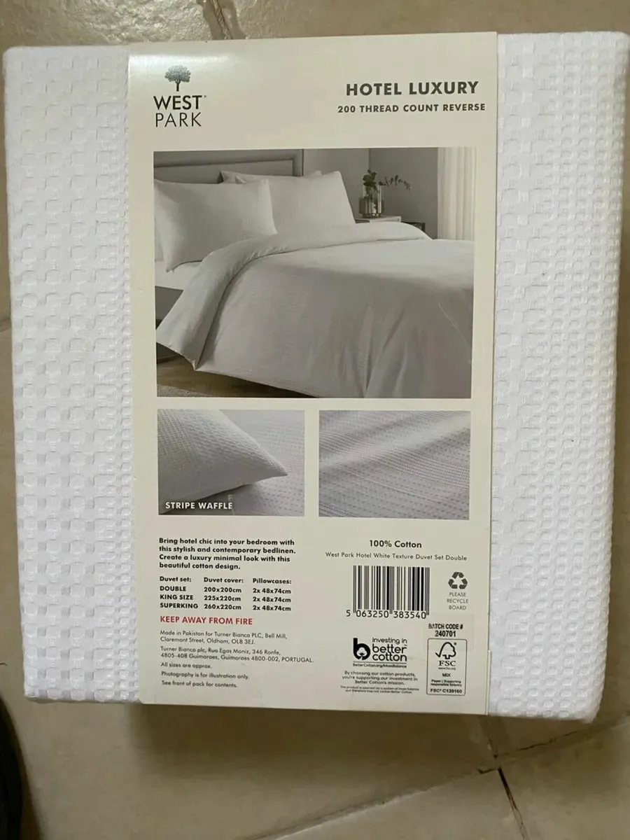 NEW HOTEL LUXURY Double Duvet Cover Set - White - Image 2