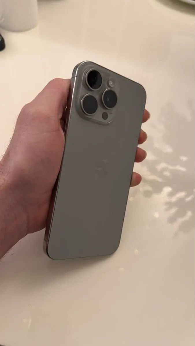 iPhone 15 Pro Max - Image 4