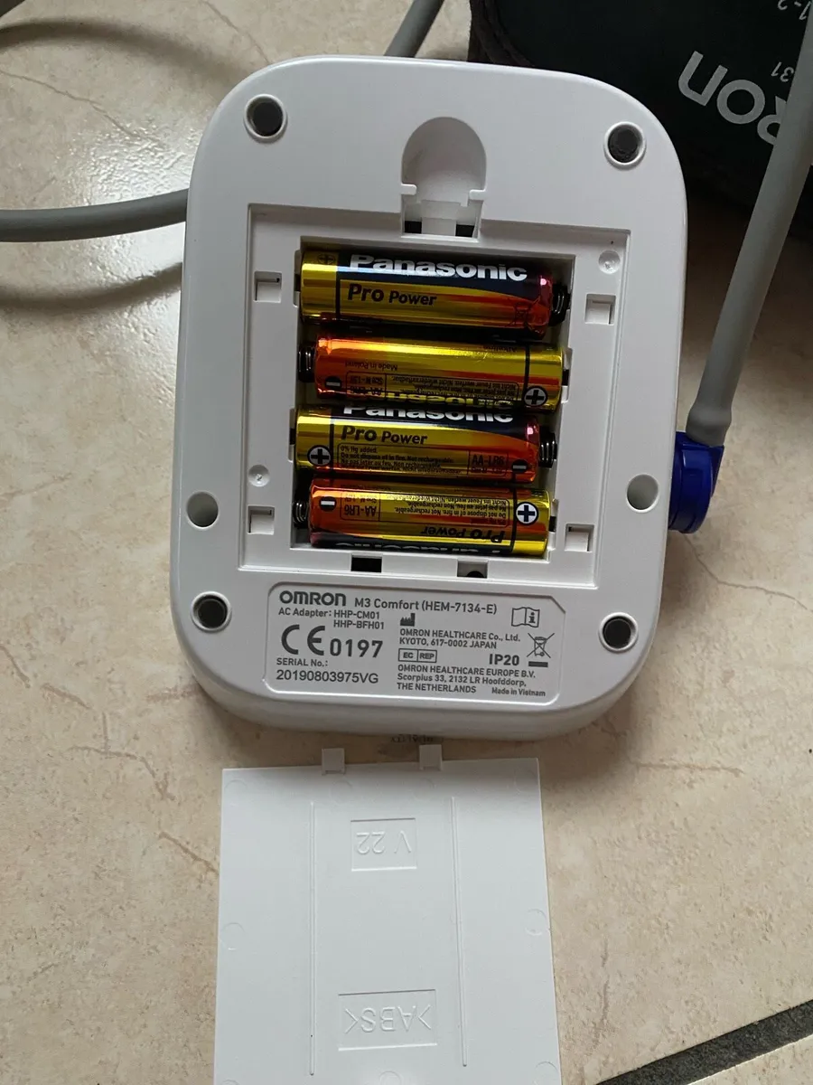 Omron M3 Comfort Upper Arm Blood Pressure Monitor - Image 4