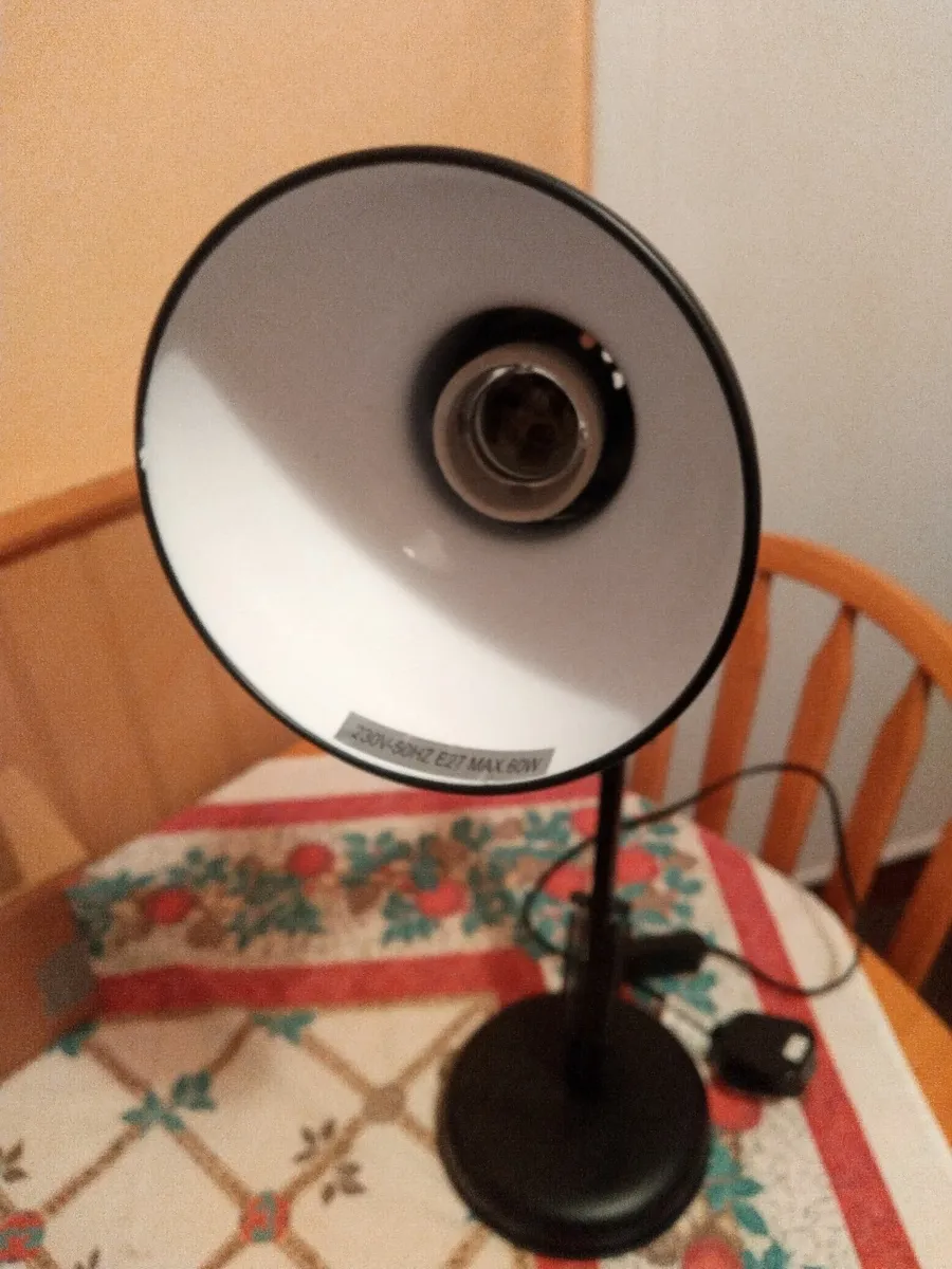 Adjustable swing arm desk lamp - Image 2