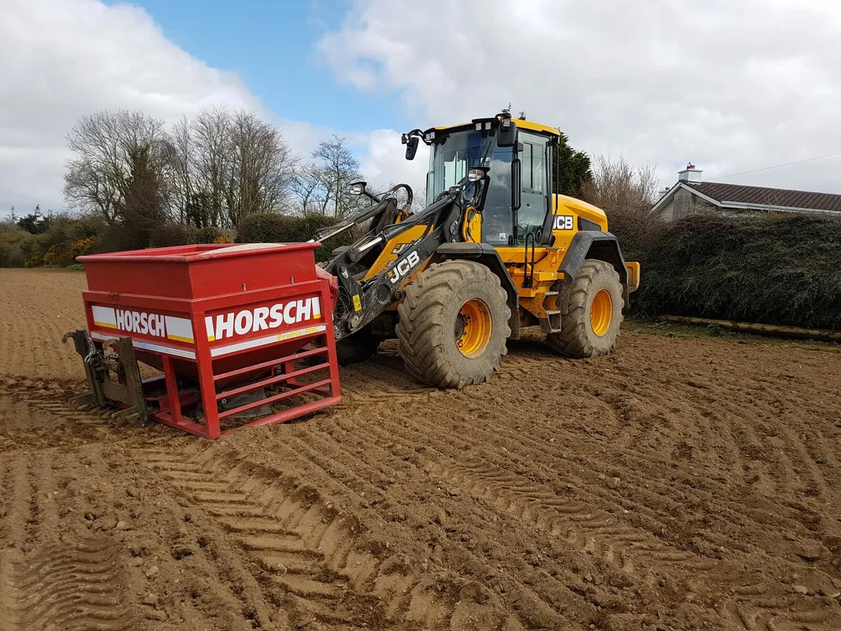Grain and fert hopper - Image 1