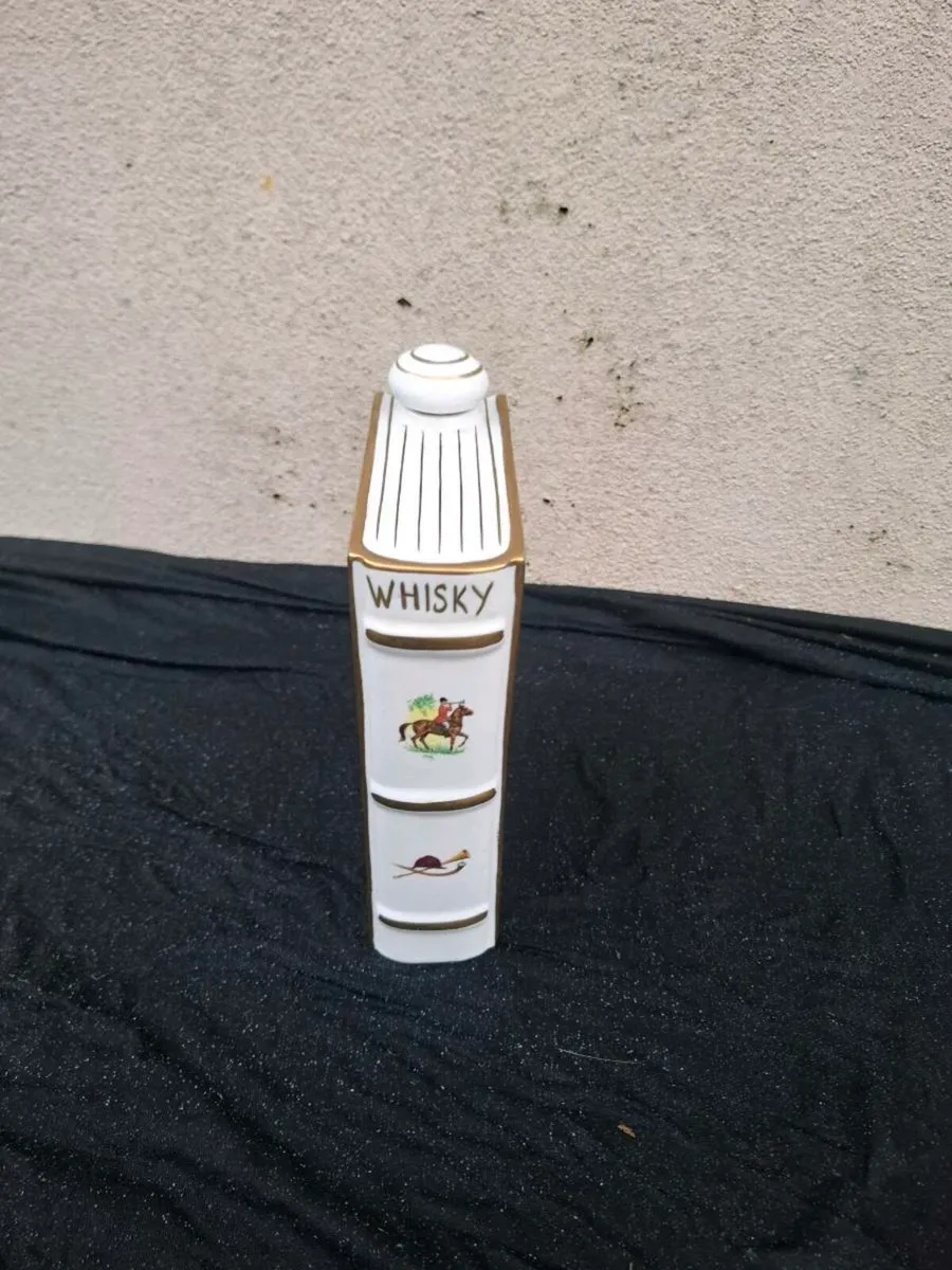 Whiskey book bottle postage possible - Image 2