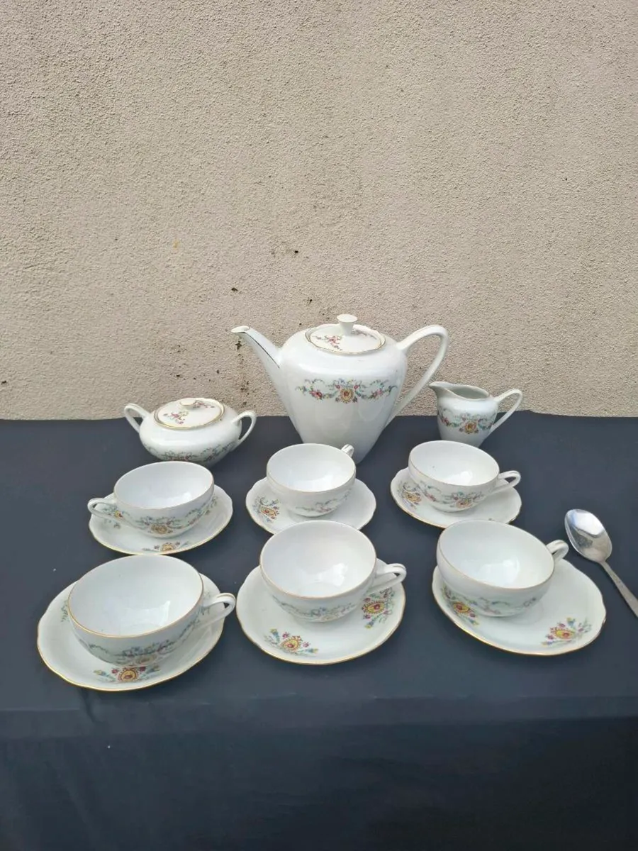 Floral tea set possible to post - Image 2