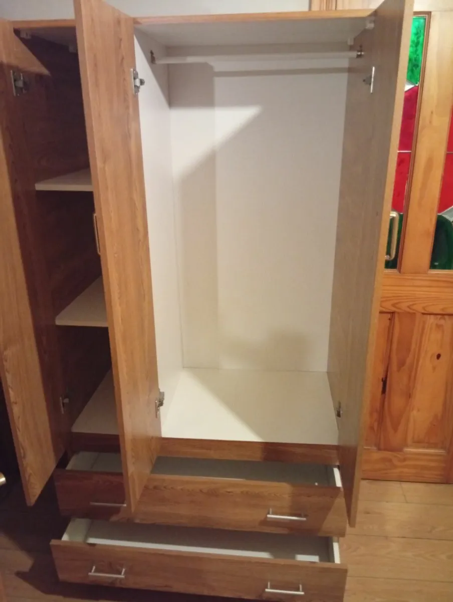 Quality Sturdy wardrobe with mirrors - Image 2