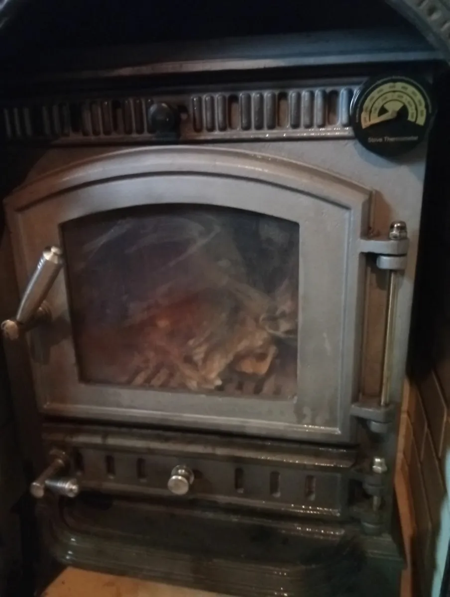 MultiFuel Cast Iron Henley 8kw stove+surround set - Image 3