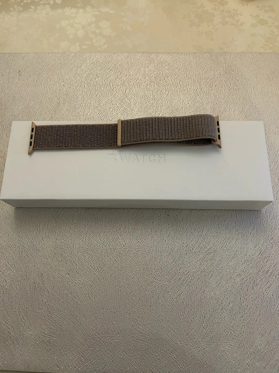 Apple Watch 9 45mm GPS pink like new - Image 1