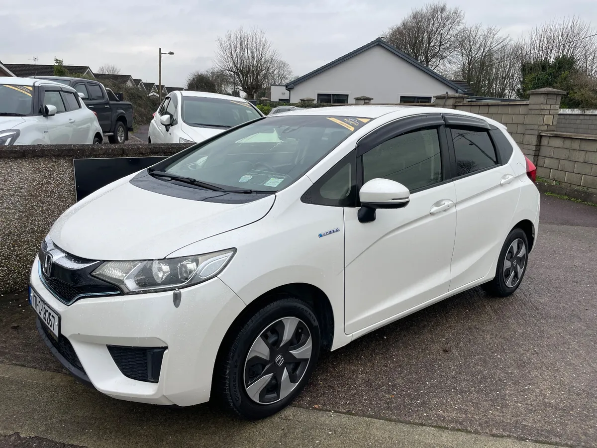 Honda Fit Hybrid - Image 2