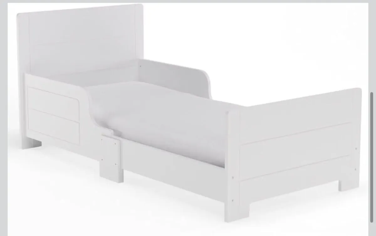 Ikea kids bed with mattress - Image 2