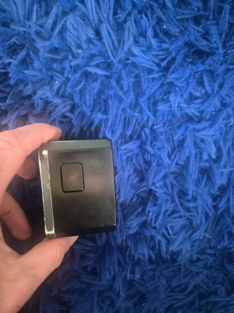 Worldwide travel adapter - Image 2