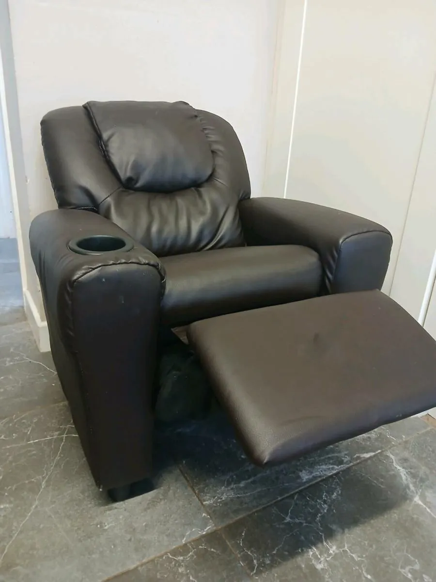 kids chair - Image 1