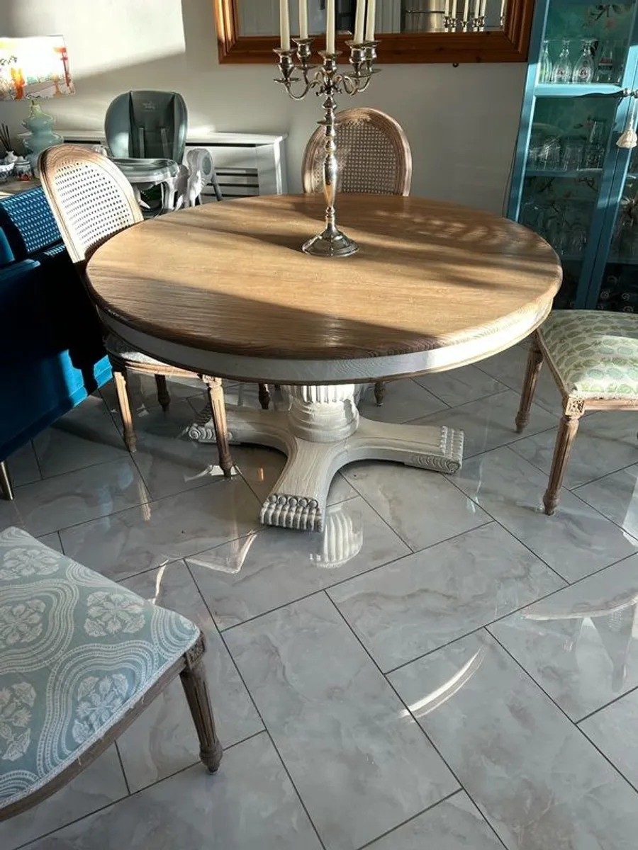 round pedestal table - Image 2