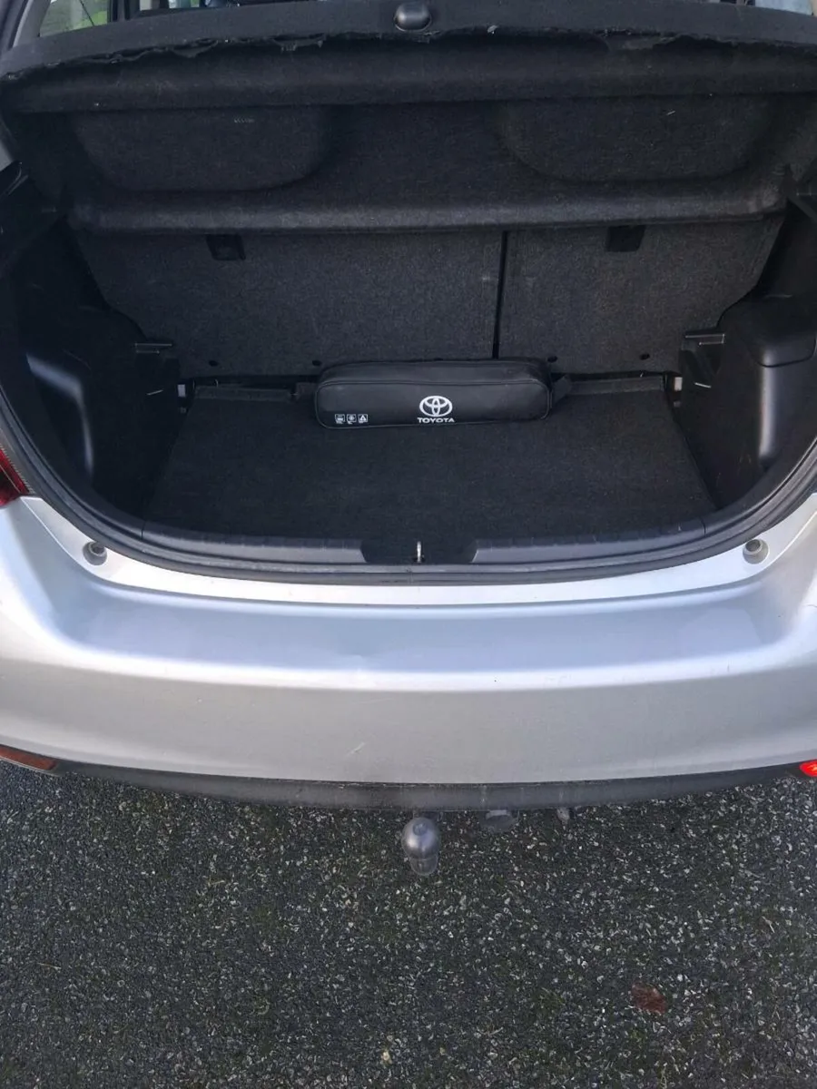 Toyota Yaris 1 Lit Petrol (NCT 8-27)  (Tax 09-26) - Image 4