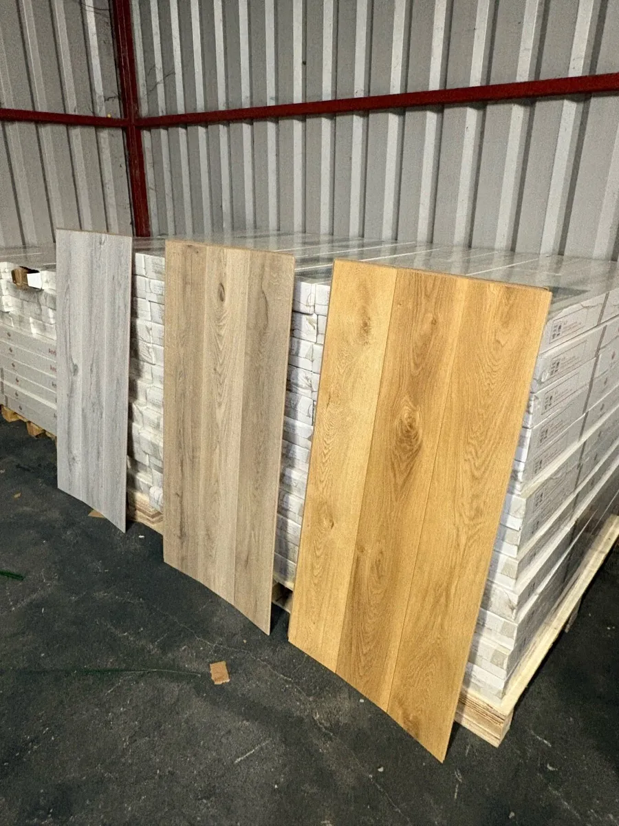 Brand new laminate flooring free delivery