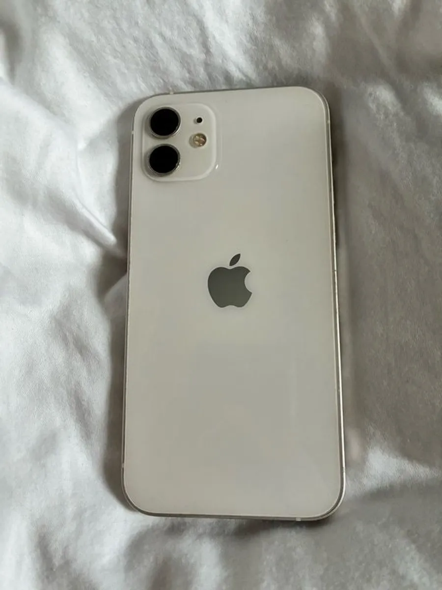 iPhone 12 - Image 2