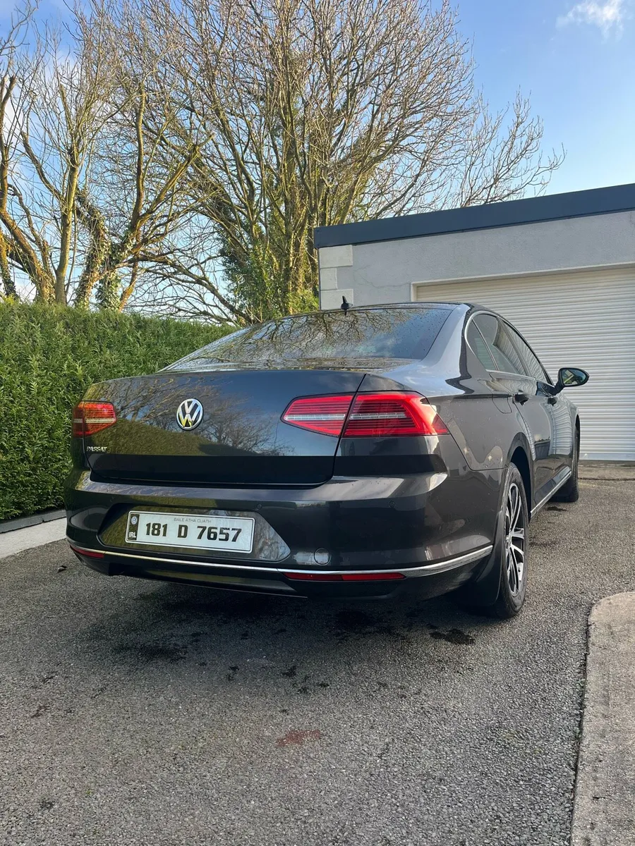 2018 VW Passat - Image 2