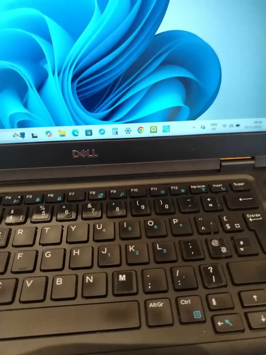 DELL LAPTOP LATTIUEDE 5490  i7 - Image 1